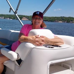 Meet your Posher, Joni